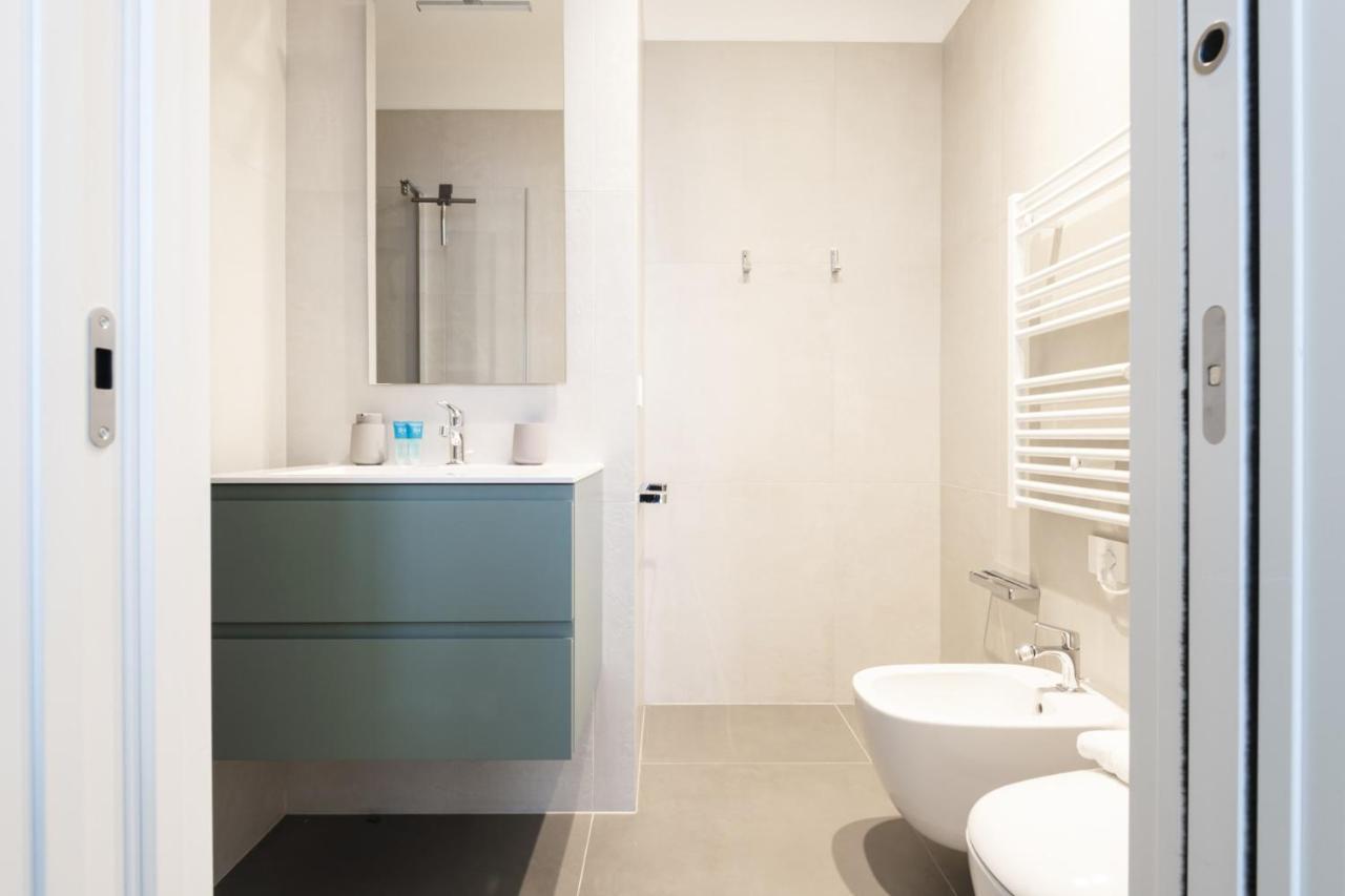 Easylife - Lussuosa Dimora Con Rooftop Condominiale Vista Duomo Милано Екстериор снимка
