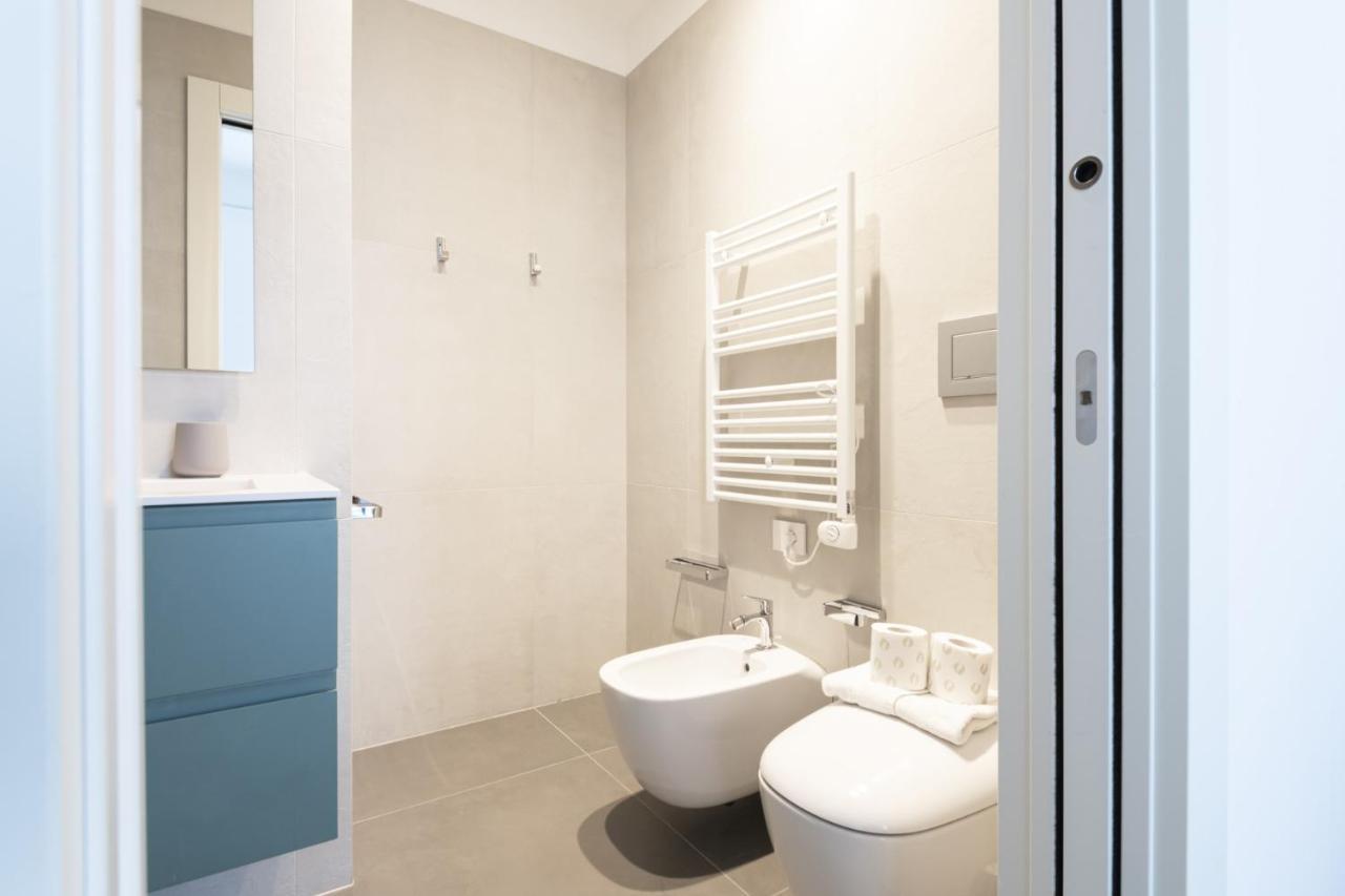 Easylife - Lussuosa Dimora Con Rooftop Condominiale Vista Duomo Милано Екстериор снимка
